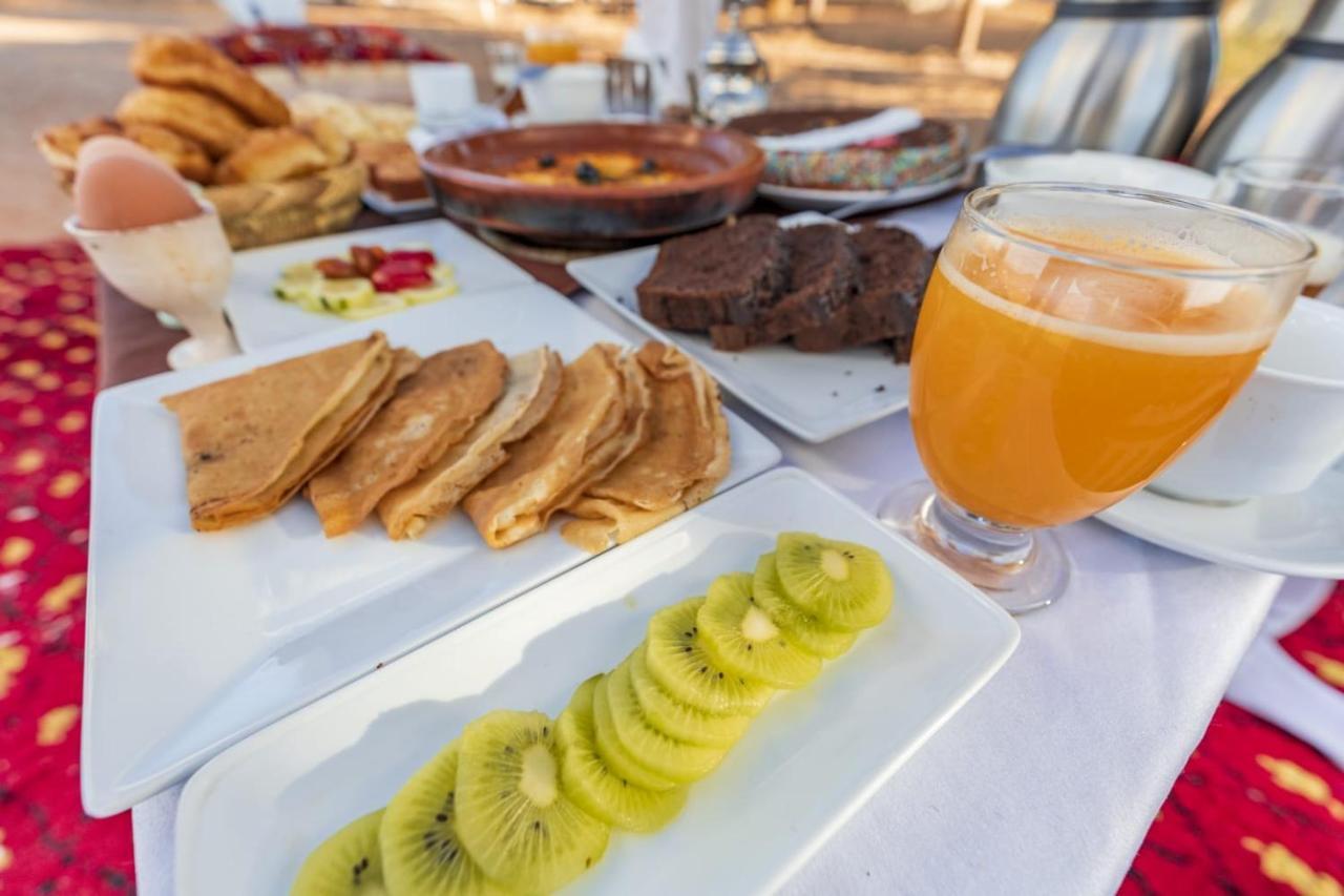 Merzouga Luxury Traditional Camp Bagian luar foto